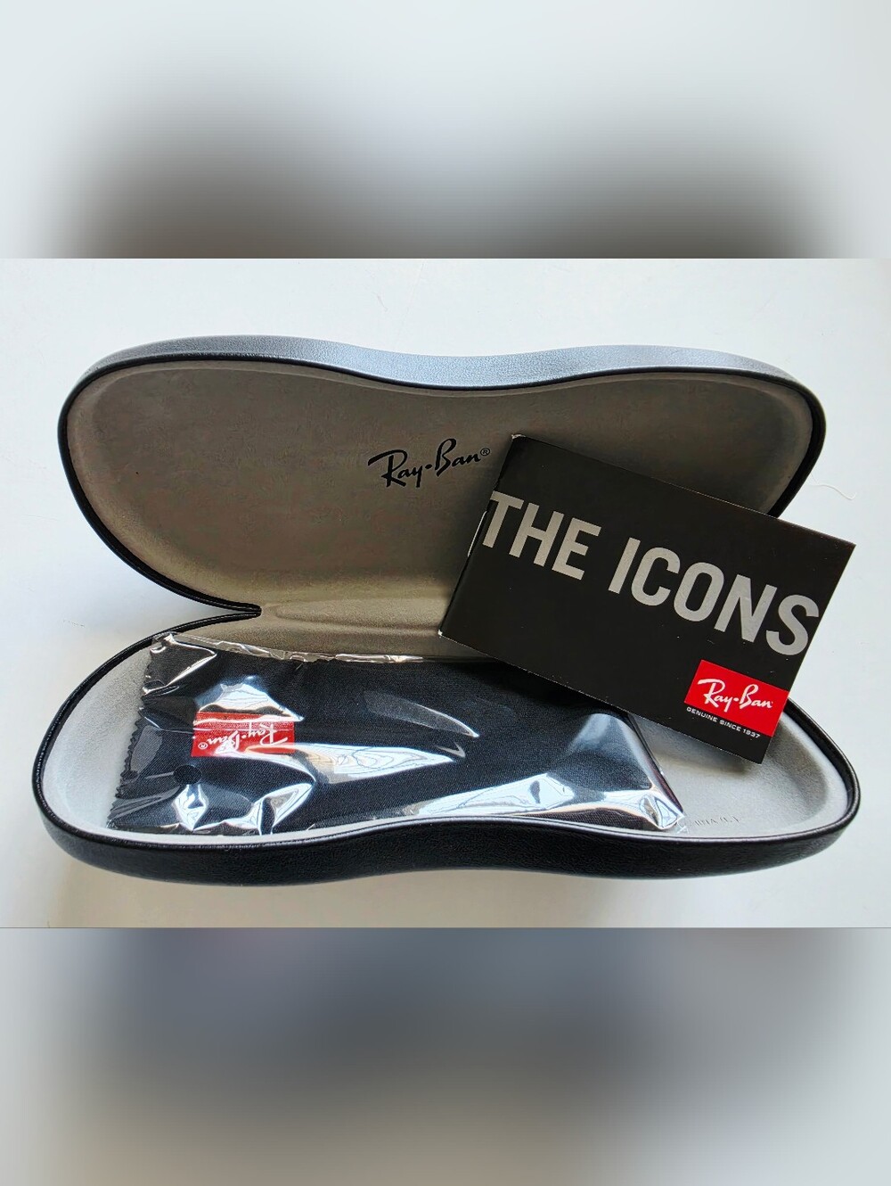 New Genuine Ray-Ban Black Embossed Sunglass / Eyeglass Case w/ cleaning cloth
